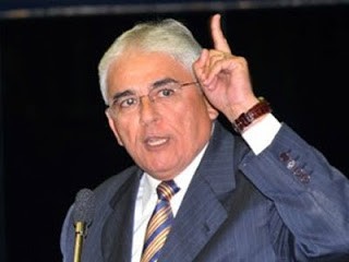 Justiça Federal bloqueia bens de ex-senador Efraim Morais 
