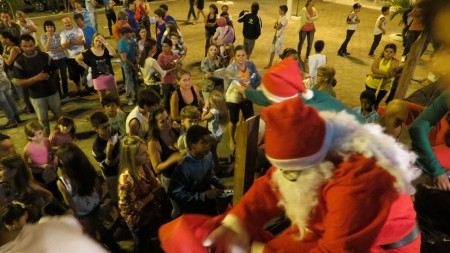 Pocinhos PB: Apresentação de natal encanta as crianças 
